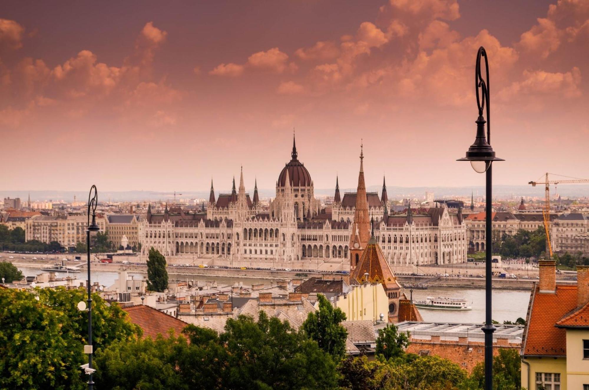 Chic Central 1Br Retreat Near New York Cafe With View Budapest Exterior foto